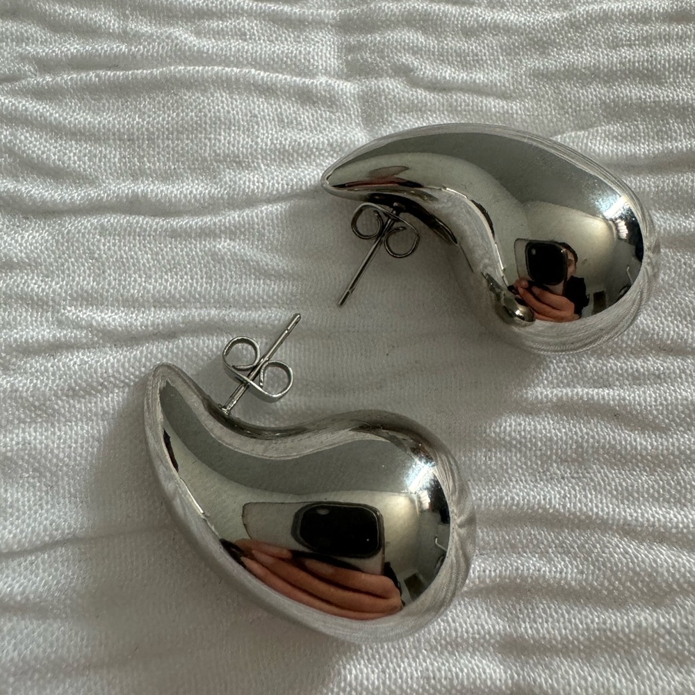 Silver drop earring